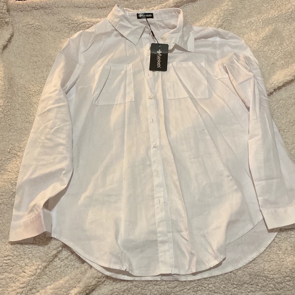 Women’s White button down New! -Never Worn. - Picture 3 of 4